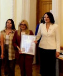 Им не все равно…